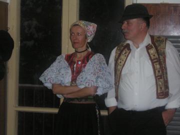 Z vystúpenia folklórneho súboru V tej Očovskej k Z vystúpenia folklórneho súboru V tej Očovskej k