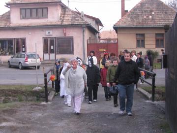 Príchod detí od školy do Mlyna Príchod detí od školy do Mlyna