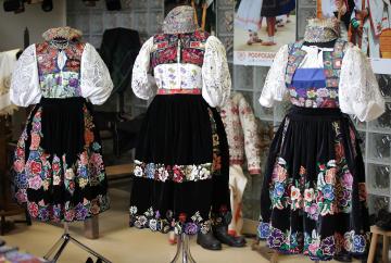 výstava v Remeselnom dvore Očová výstava v Remeselnom dvore Očová